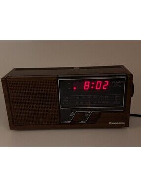 Panasonic Digital Clock AM/FM Radio Model RE-6270 Vintage